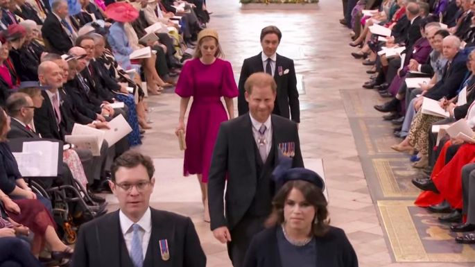 Así fue el paso del príncipe Harry en la coronación del Rey Carlos III; no esperó ni un segundo más