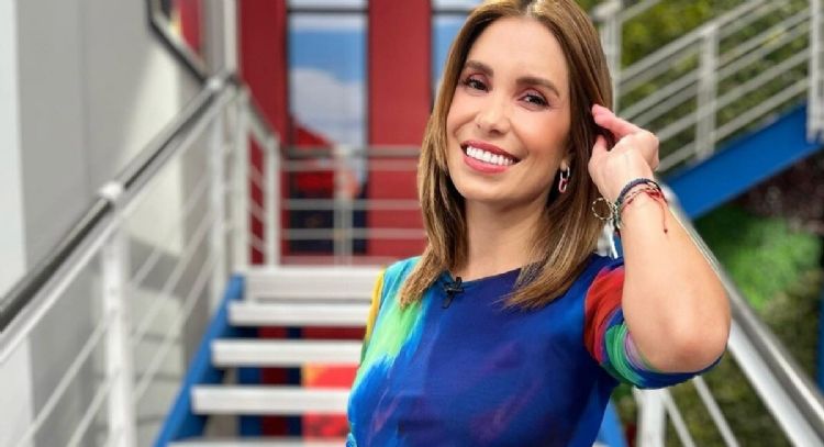 FOTO: Andrea Escalona regresa a Televisa y enamora a sus fans con distinguido conjunto primaveral