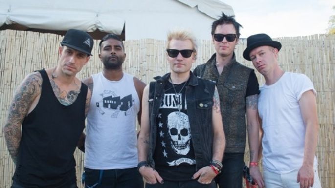 Sum 41 anuncian que se separarán después de su próximo álbum y gira tras 27 años tocando juntos