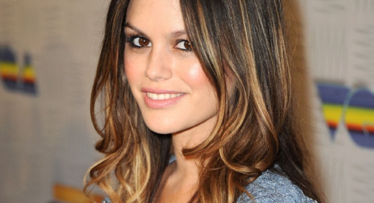 En podcast, Rachel Bilson se sincera sobre la intimidad y revela que nunca a fingido un orgas...