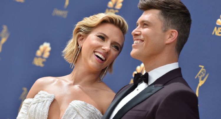Scarlett Johansson revela cómo mantiene encendida la llama en su matrimonio con Colin Jost