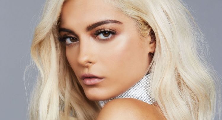Bebe Rexha golpeada por un teléfono durante su concierto en Nueva York; responsable fue atrapado