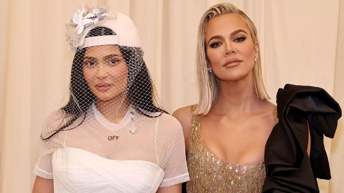 Khloé Kardashian rompe en llanto al ver un video sobre su relación con su hermana Kylie Jenner