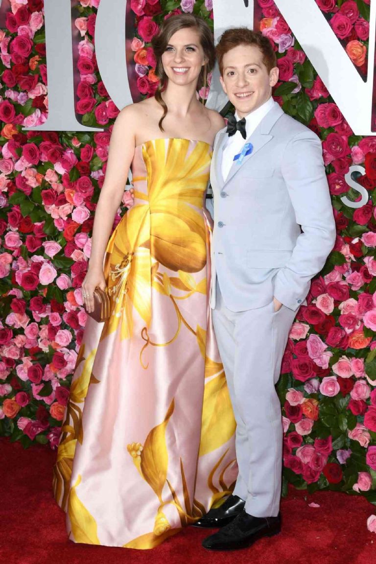 Ethan y esposa