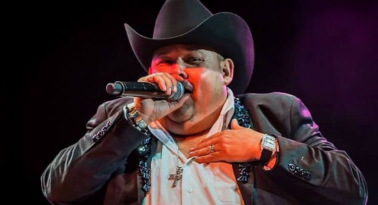 'El Coyote' pide ayuda para superar su alcoholismo y depresión tras la muerte de su madre