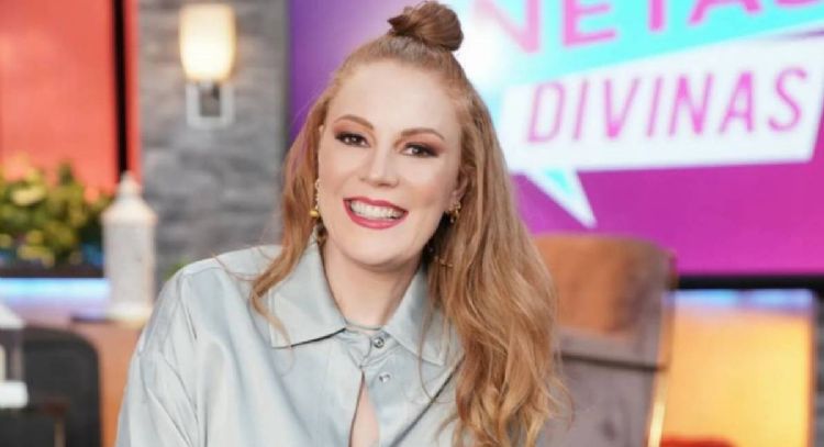 Daniela Magún demuestra su belleza en este coqueto 'look' amarillo y enamora en 'Netas Divinas'