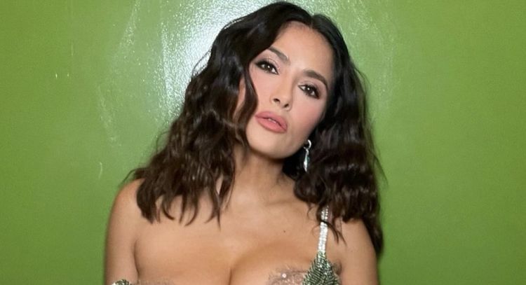 Salma Hayek celebra el Día de la Independencia Mexicana y demuestra su talento musical de esta forma