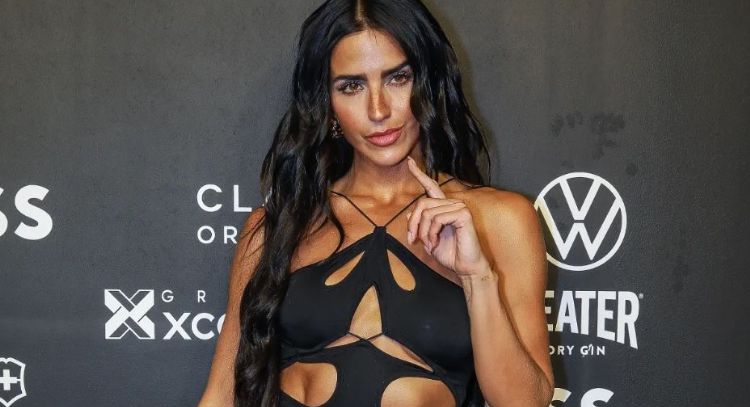 Bárbara de Regil presume figura con destacado conjunto azul y paraliza Internet