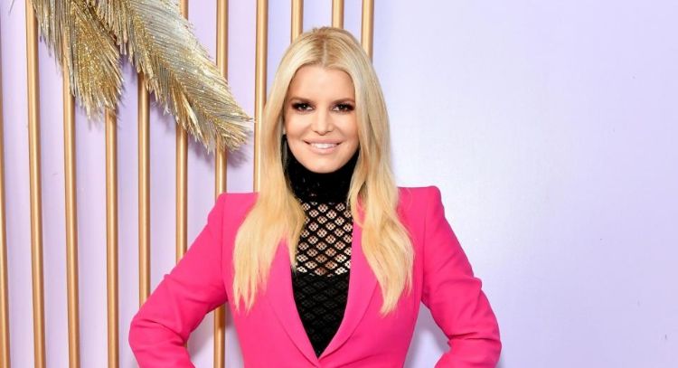 Jessica Simpson pide que dejen de hablar de su peso y revela cómo ha hablado este tema con sus hijos