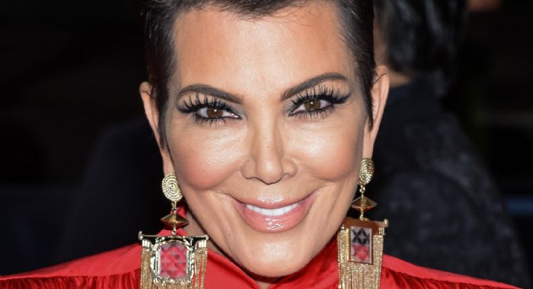 Arremeten contra Kris Jenner y su maquillista en las redes por supuestamente retocar fotos con IA
