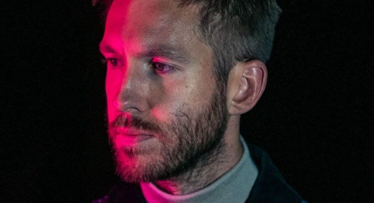 Calvin Harris sorprende al revelar que se casó en íntima ceremonia en el Reino Unido con Vick Hope
