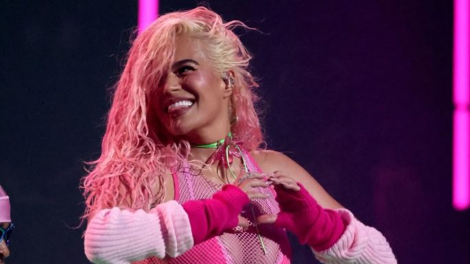 Karol G lleva su espectáculo a los MTV Video Music Awards 2023 y gana un premio con Shakira