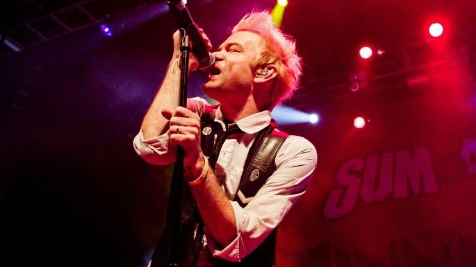 Deryck Whibley, cantante de Sum 41, hospitalizado de emergencia por neumonía y problemas cardíacos