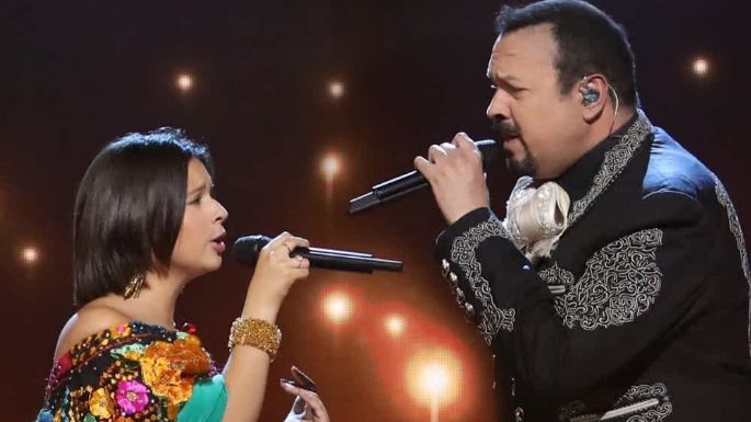 Pepe Aguilar y Ángela sorprenden a una quinceañera con emotiva actuación en su fiesta