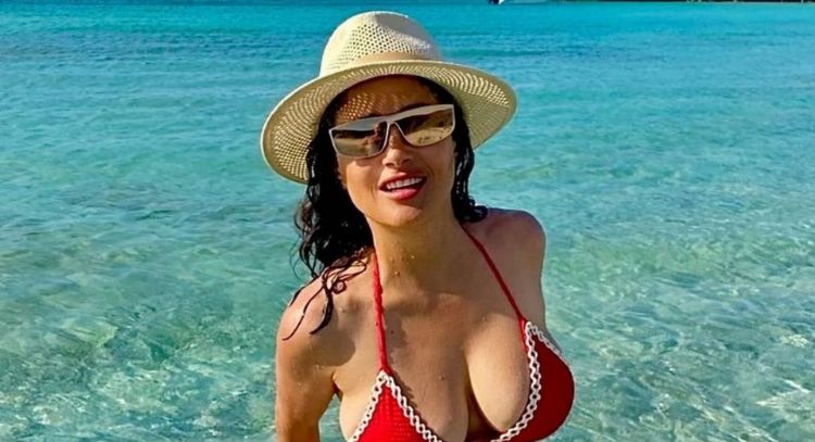 FOTOS: Salma Hayek celebra su cumpleaños 57 luciendo su espectacular figura en la playa