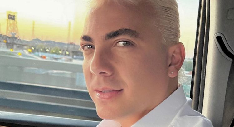 VIDEO: Cristian Castro reaparece en público con inesperado cambio de ‘look’; así luce el cantante