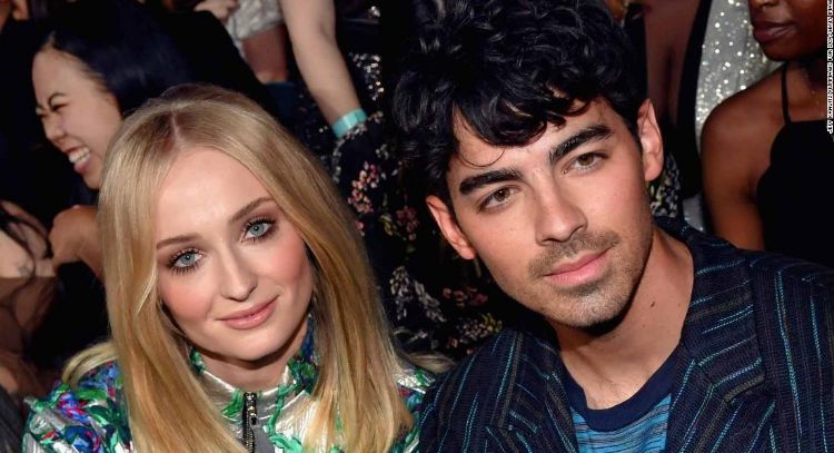 Revelan que Joe Jonas presionó a Sophie Turner para ir a eventos luego del nacimiento de su 2da bebé