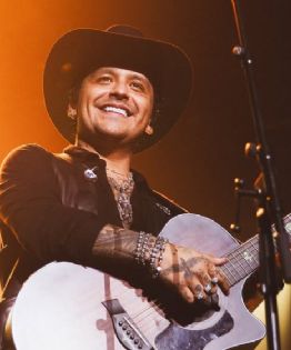 ¿Irá a la cárcel? Nodal y sus padres comparecerán ante la justicia este 18 de noviembre