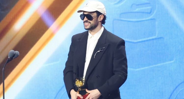 Una vez más: Bad Bunny arrasa en los Latin Grammy 2025 con cinco premios