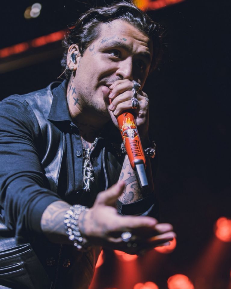 Christian Nodal y sus padres deberán presentarse el 18 de noviembre a una audiencia por presunta falsificación de documentos 