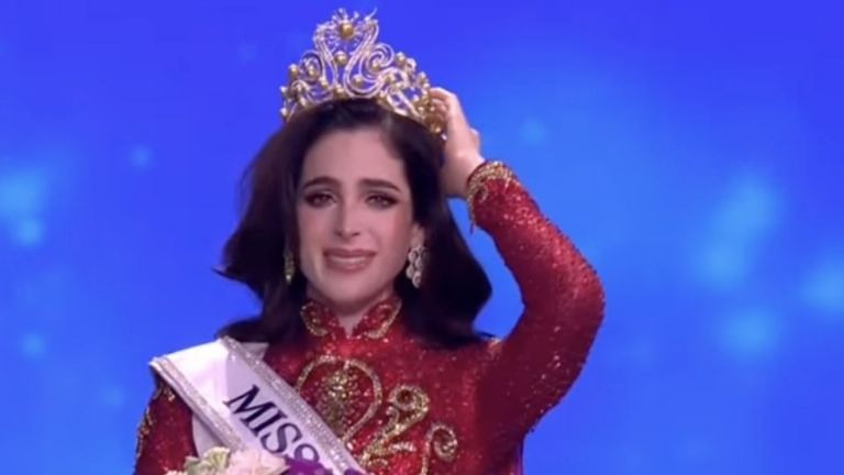 Fátima Bosch Fernández gana la corona de Miss Universo 2025