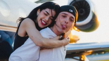 Kenia Os cuenta cómo conoció a Peso Pluma y los fans la llaman "la nueva Ángela Aguilar"