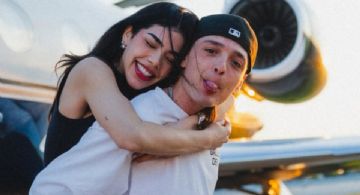 Kenia Os cuenta cómo conoció a Peso Pluma y los fans la llaman "la nueva Ángela Aguilar"