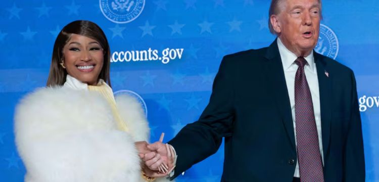 Nicki Minaj genera polémica por declararse "fan número uno" de Donald Trump